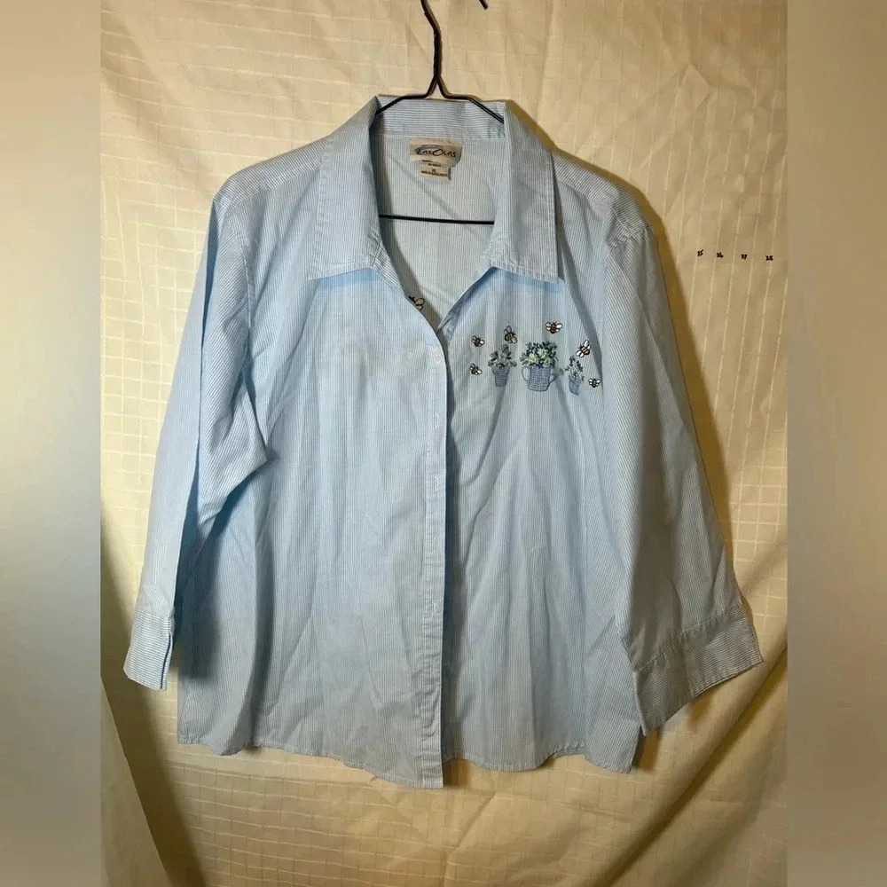 Womens Xl Las Olas embroidered floral blue shirt